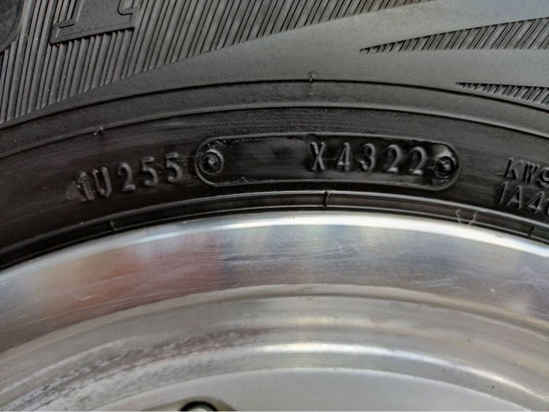 ダンロップ スタッドレスタイヤ ウィンターマックス 195/80/15