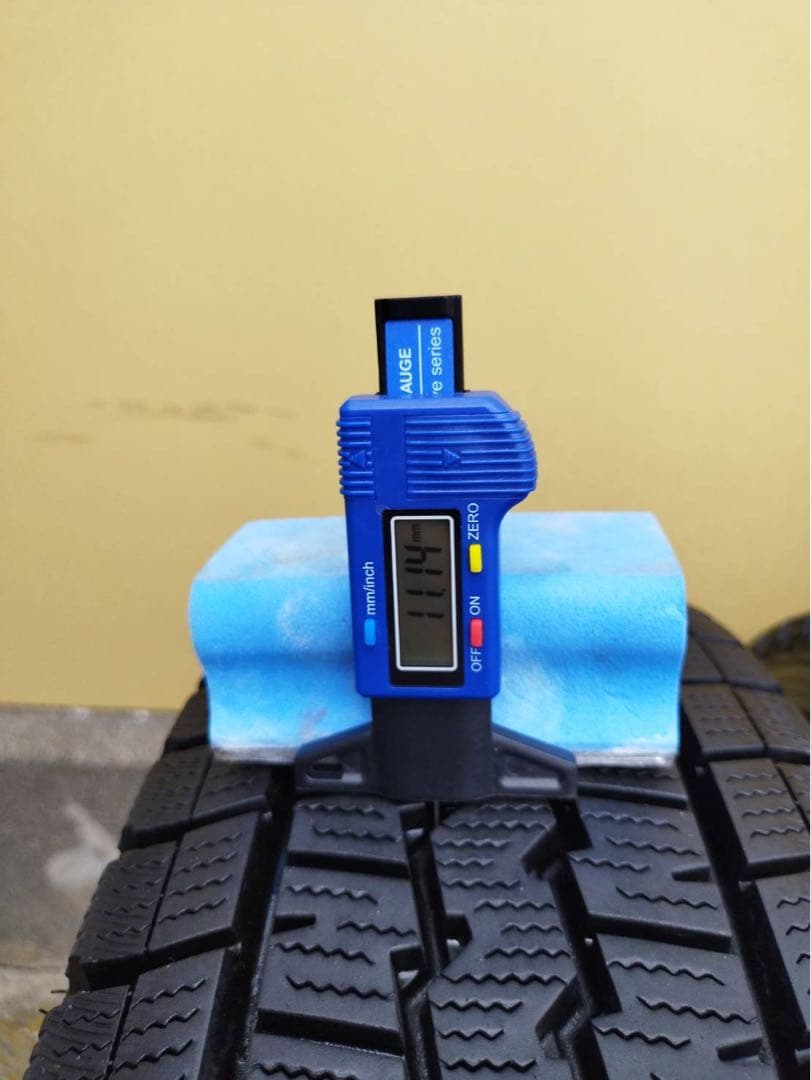 ダンロップ スタッドレスタイヤ ウィンターマックス 195/80/15