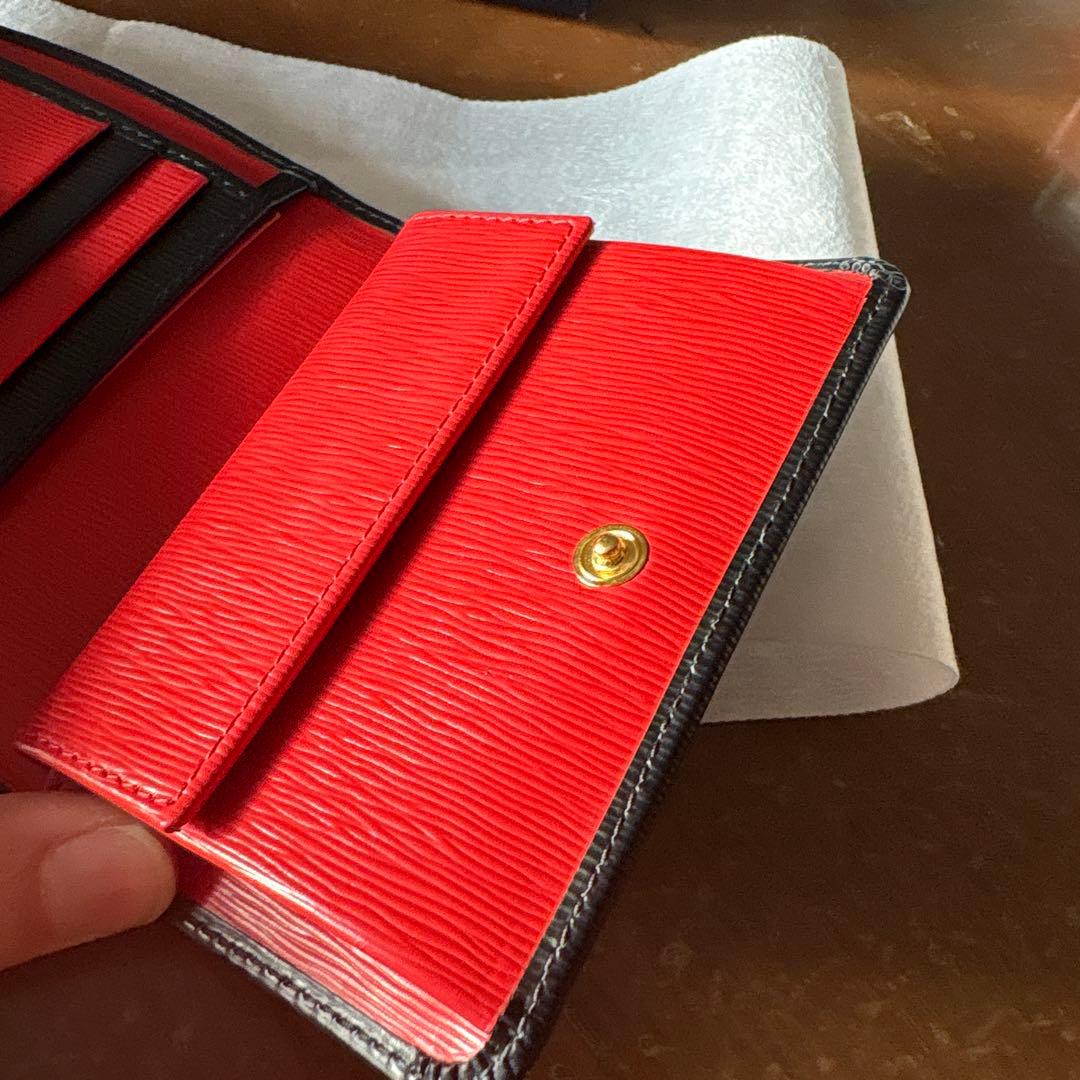 【新品】PRADA 三つ折財布 黒 赤 メンズ エピレザー