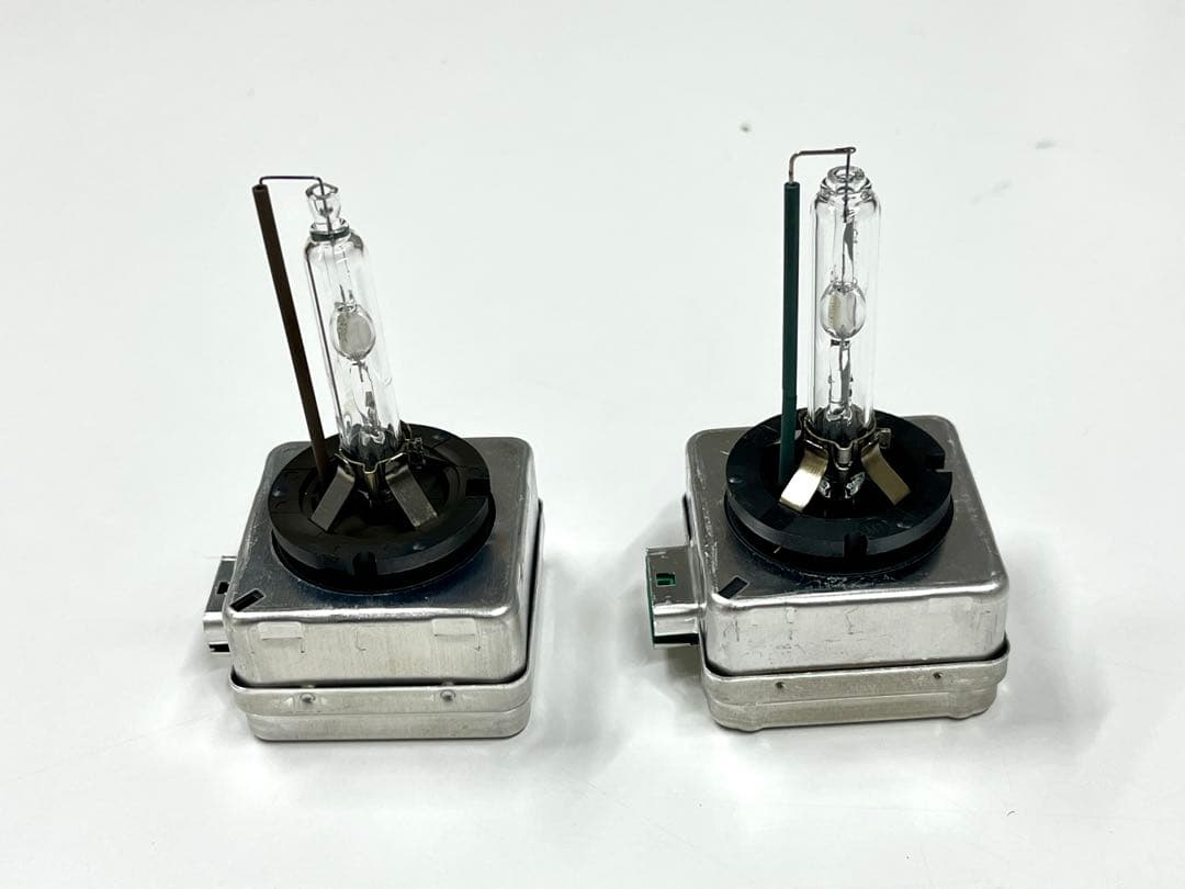 フォルクスワーゲン純正　HIDランプ 2個セット