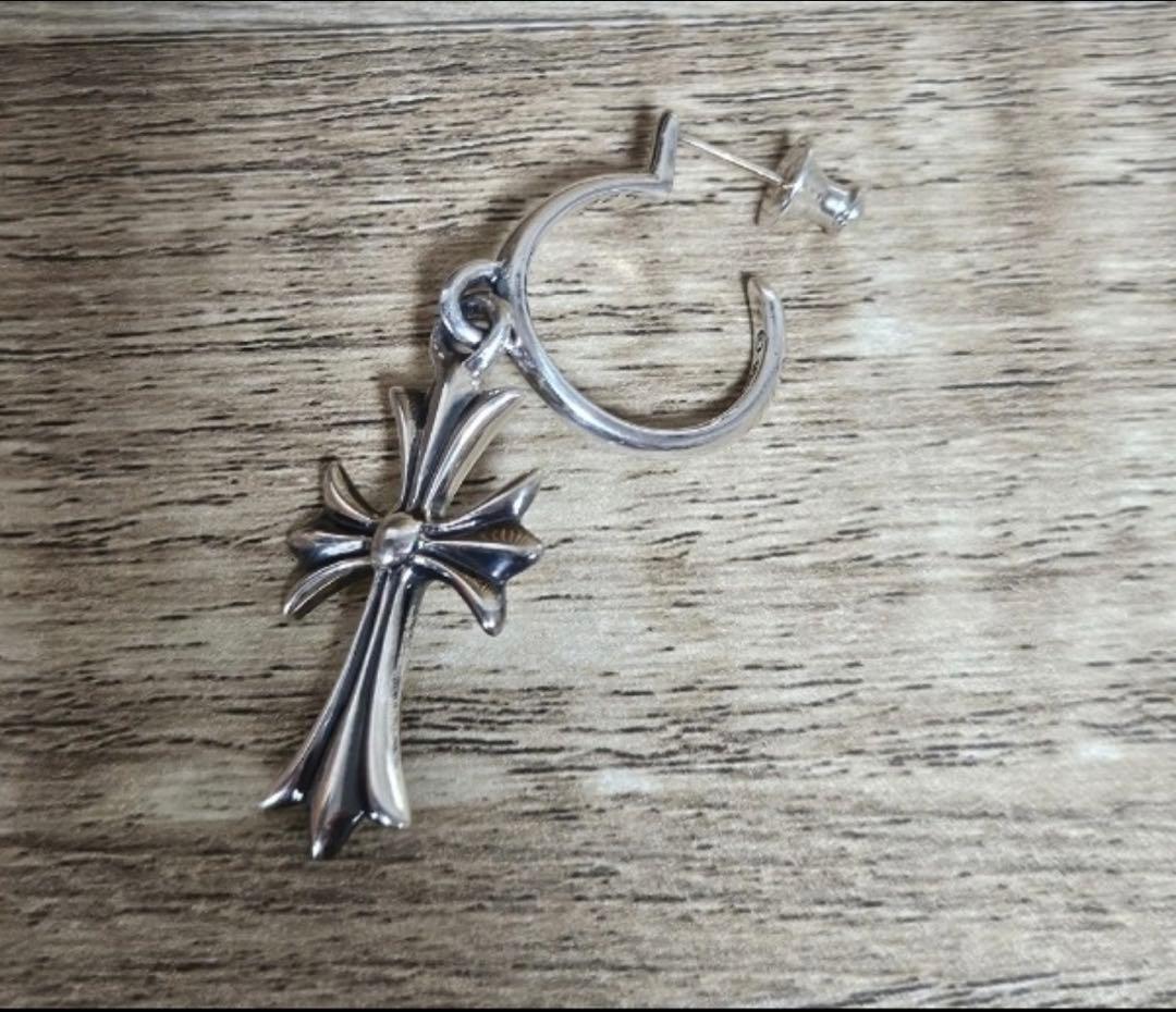 本日限定❗️クロムハーツ　確実正規品　タイニーCHクロスフープピアス 極美品