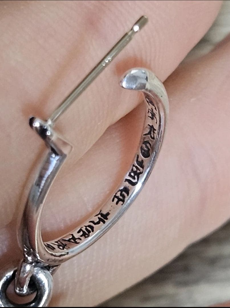 本日限定❗️クロムハーツ　確実正規品　タイニーCHクロスフープピアス 極美品