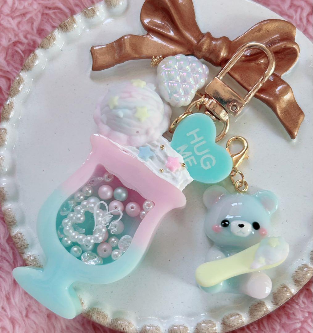 レジンキーホルダー　シェイカー　クリームソーダ　パステルピンク×グリーン