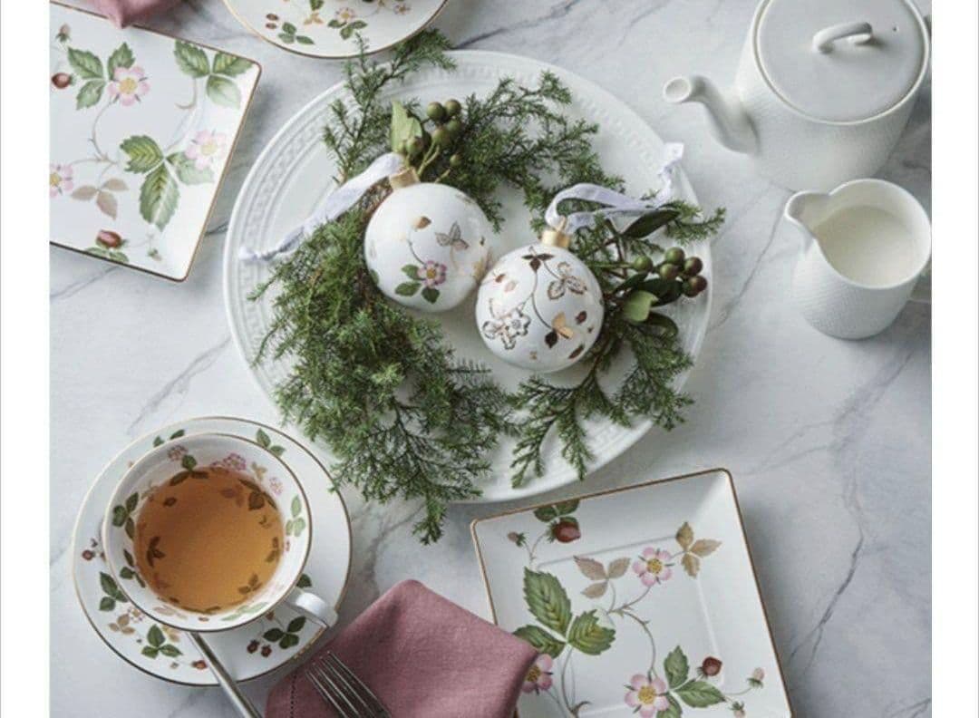 ウェッジウッド　オーナメント　ワイルドストロベリー＆ルネサンスゴールド