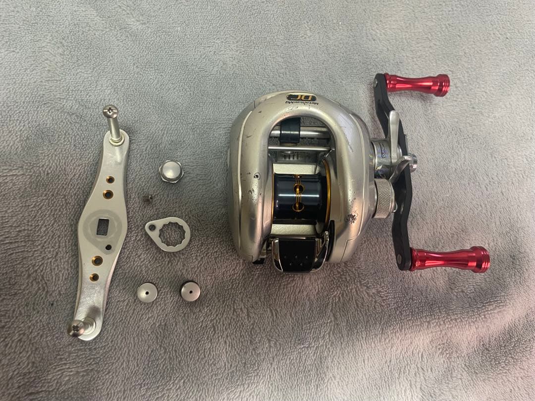 ☆ベイト6機出品☆メタニウムMG DC 右巻き カーボンハンドル