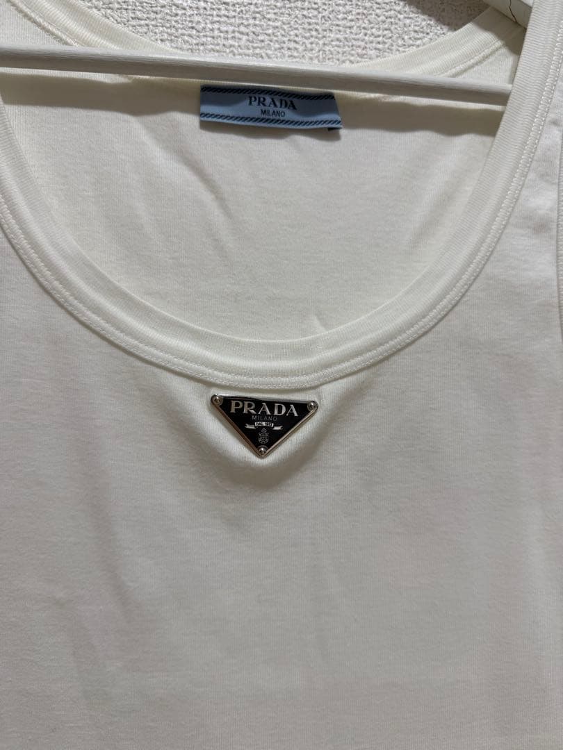 prada タンクトップ ロゴ リブニット ノースリーブ トライアングル プラダ
