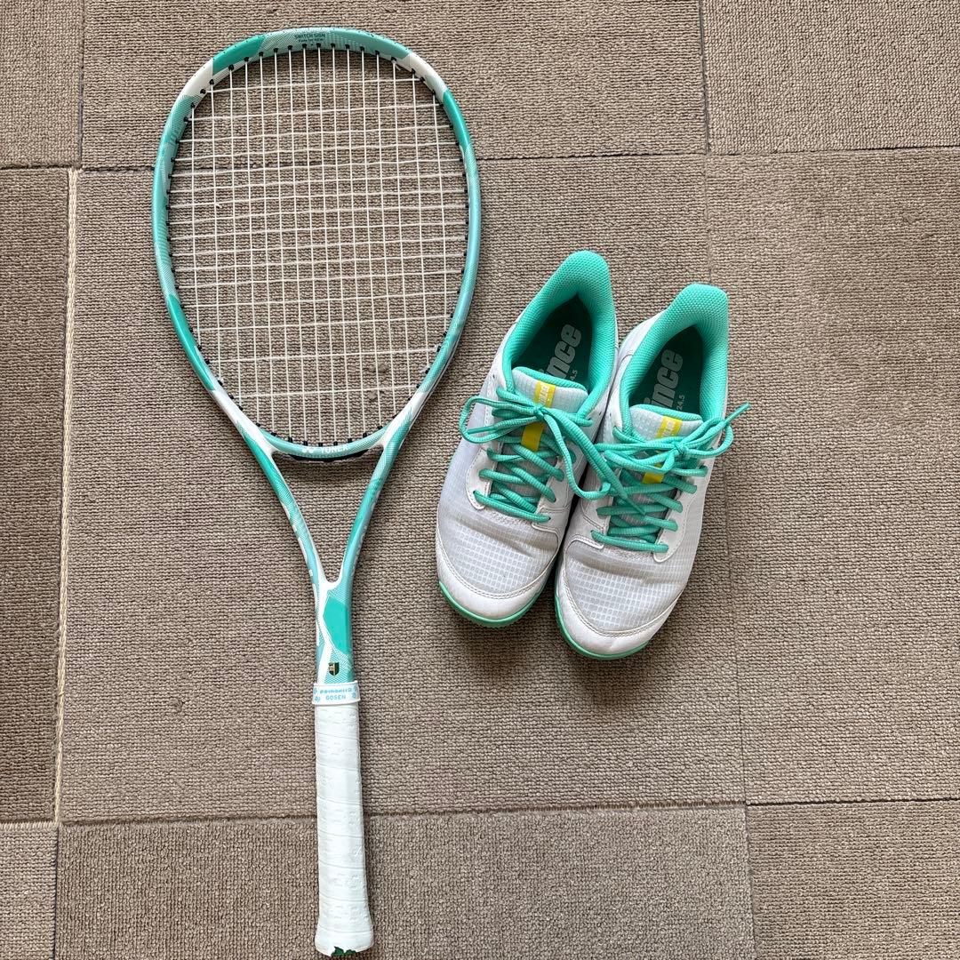 軟式　ソフトテニスラケット　テニスシューズセット　部活