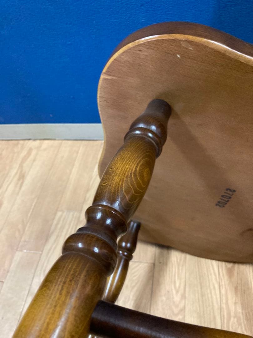 キツツキ　アンティーク調　チェア　ヴィンテージ　ダイニングチェア　アームチェア