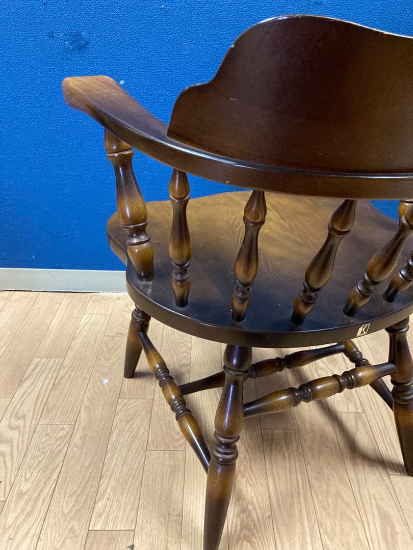 キツツキ　アンティーク調　チェア　ヴィンテージ　ダイニングチェア　アームチェア