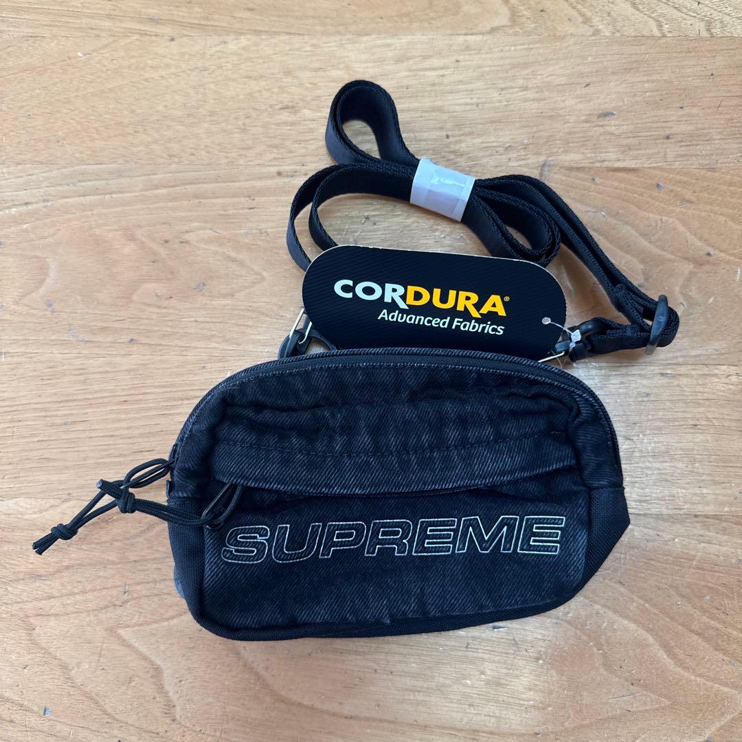 SUPREME CORDURA ブラックボディバッグ