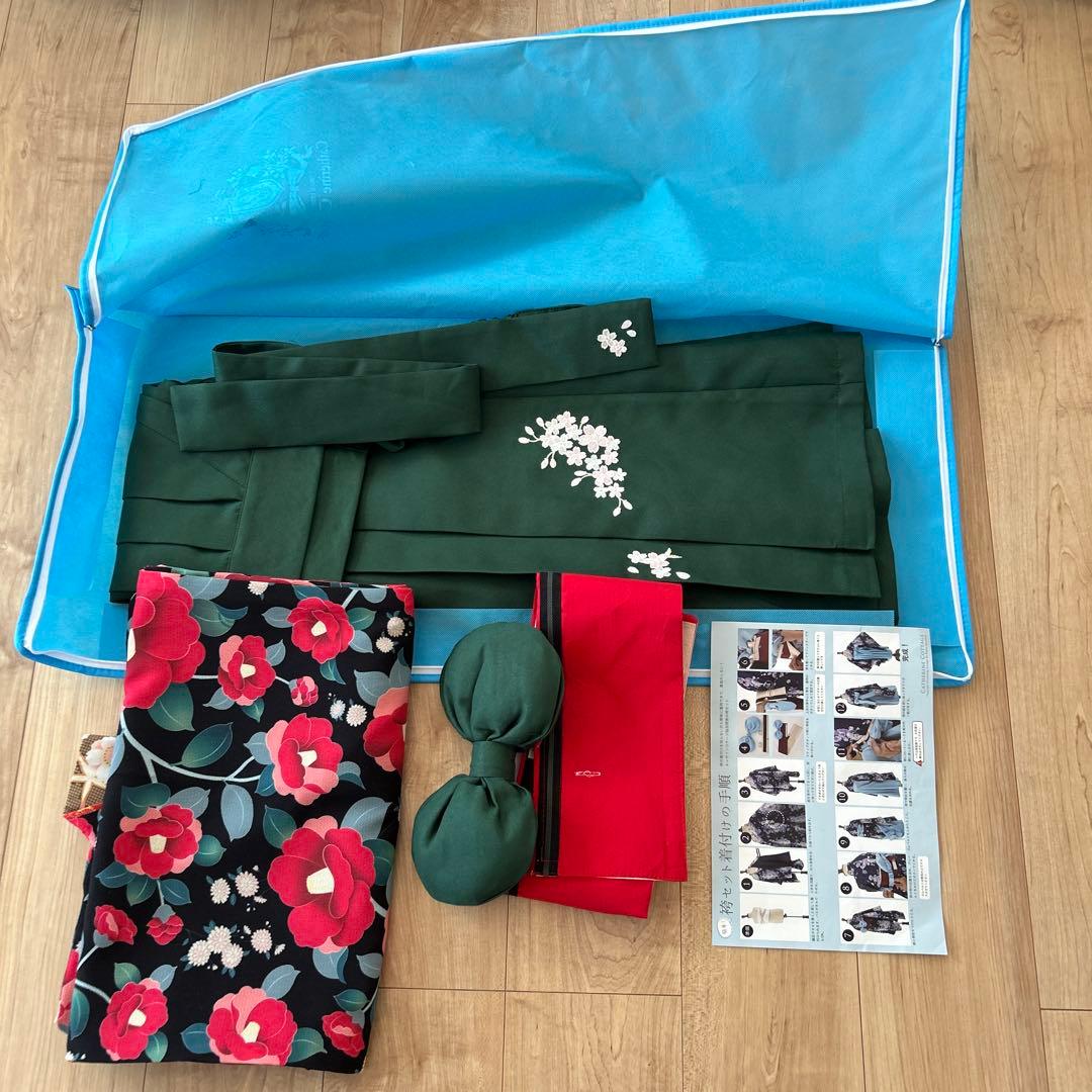 着付け簡単袴セット 刺繍入り ～椿ブラック×緑袴～　小学生　袴　卒業式　セット