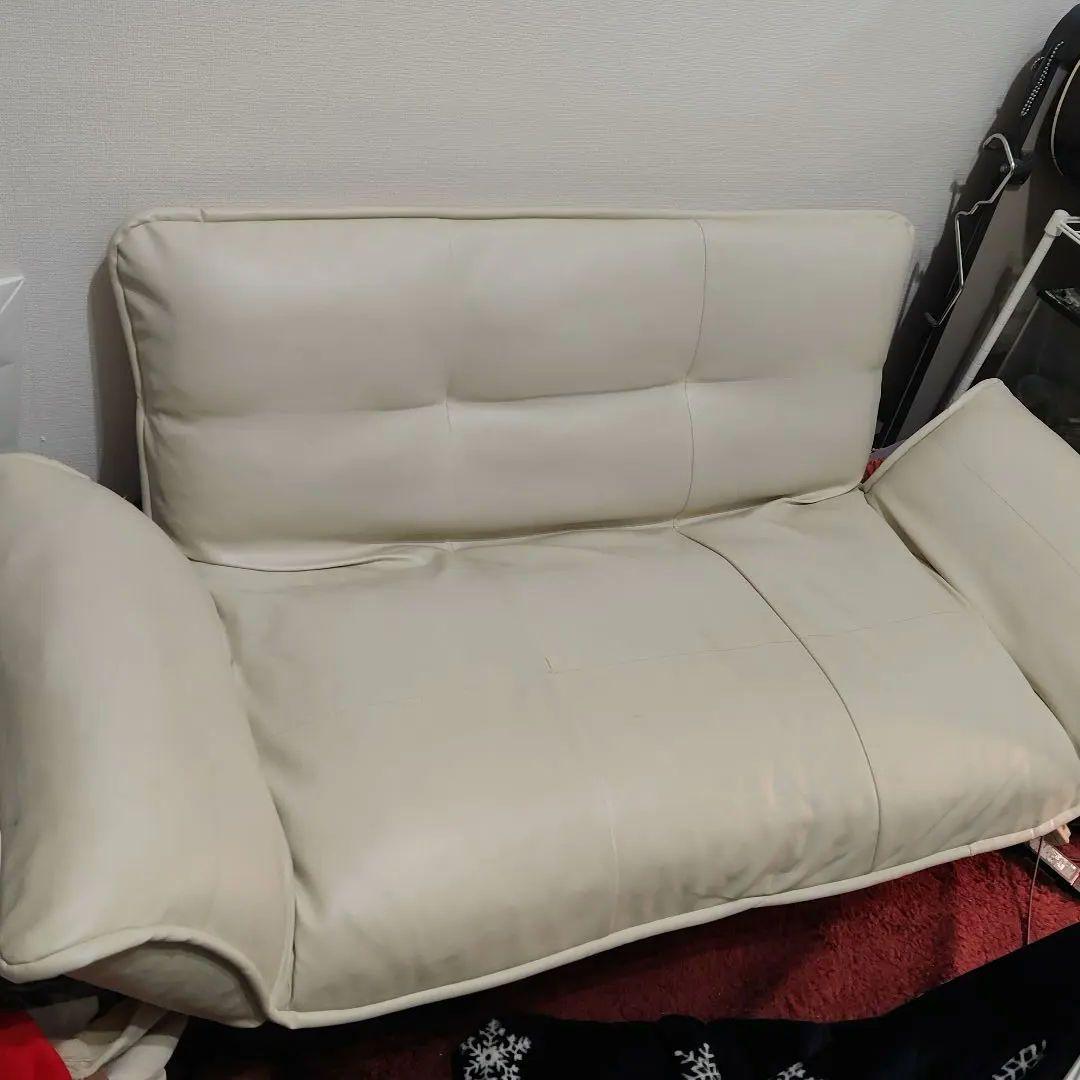 ホワイト合成皮革2人掛けソファ