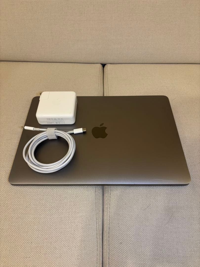MacBook Pro 2017 13インチ 8GB/128GB スペースグレイ