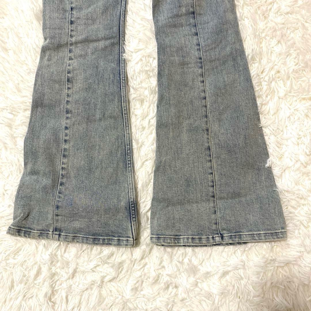 RESEXXY リゼクシー　カットアウトリボンフレアデニムパンツ