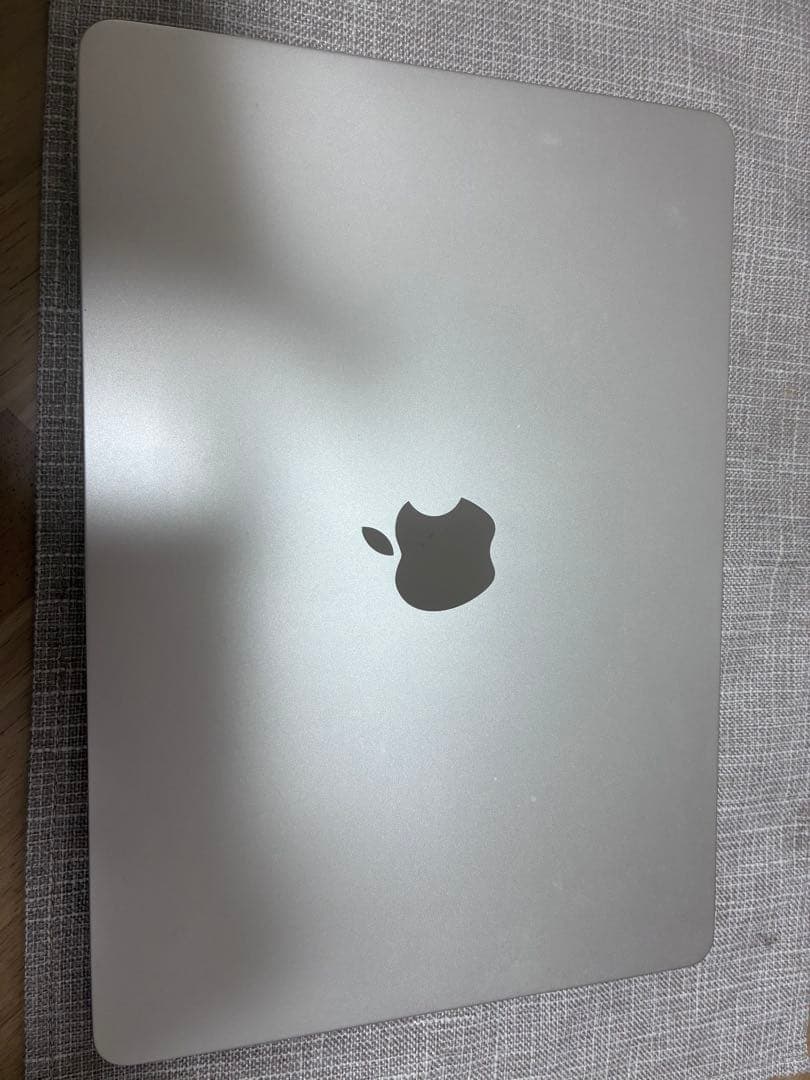 MacBook Air M2 スターライト 256GB
