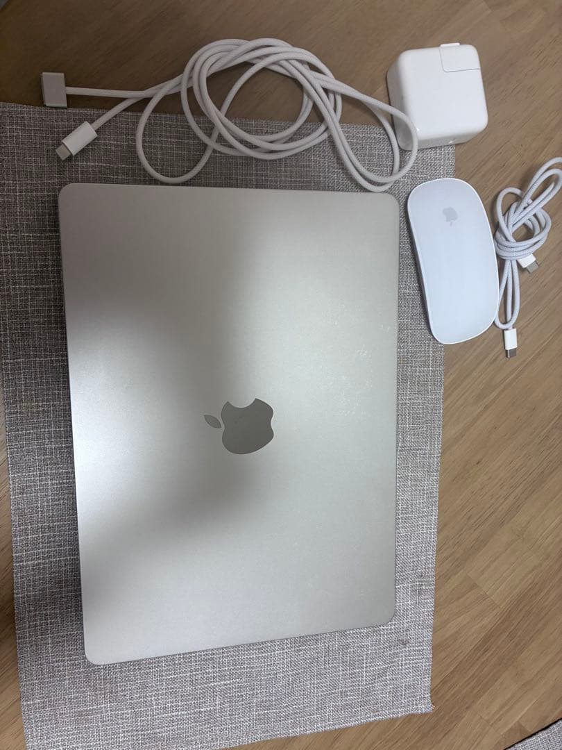 MacBook Air M2 スターライト 256GB