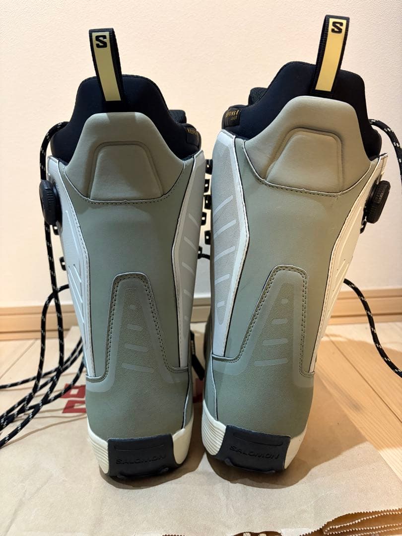 SALOMON スノーボードブーツ ダイヤル式 グレー/ホワイト