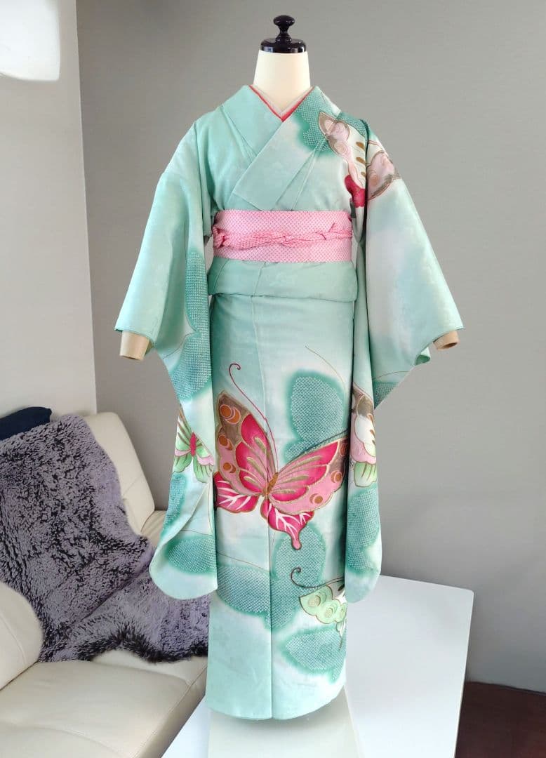 セール☆　振袖と作り帯など5点セット　ミントグリーンに蝶花　作り帯付け帯　刺繍