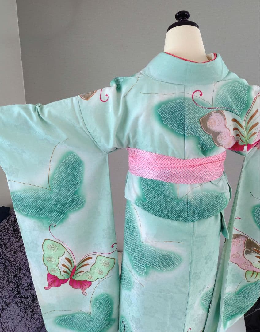 セール☆　振袖と作り帯など5点セット　ミントグリーンに蝶花　作り帯付け帯　刺繍