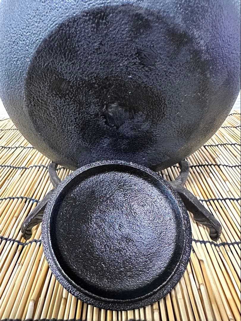 新品、供箱付　南部及春南部宝星堂造　２２型　平丸菊　鉄瓶　南部鉄瓶　南部鉄器