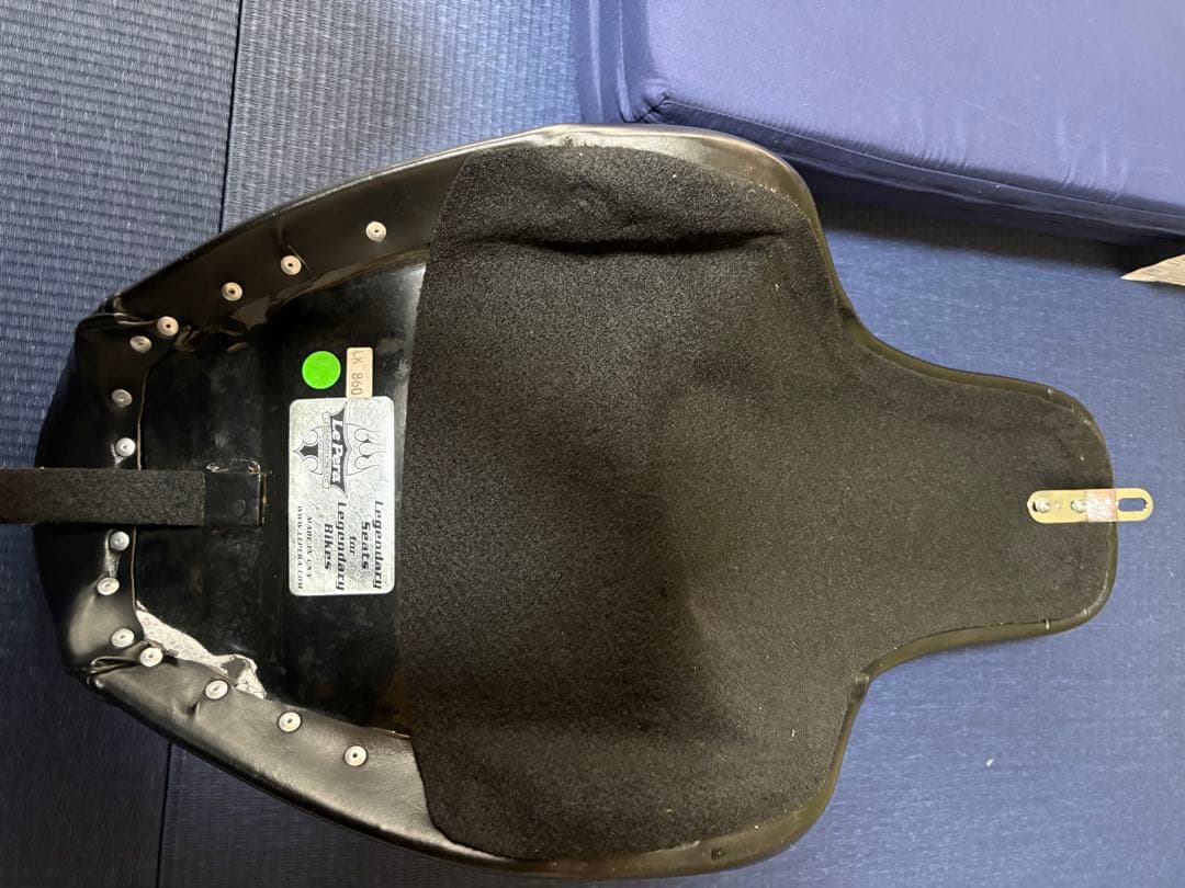 ハーレー　ソフテイル　ラペラ　 Le Pera シルエット　カスタム　シート