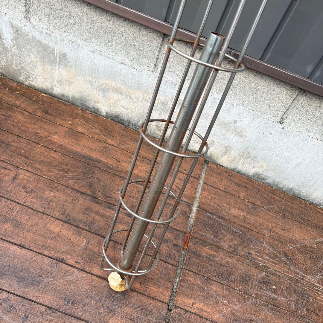 D壁 ①昭和レトロ 回転式 ハンガーラック 金属製 店舗什器 アーム付き 業務用