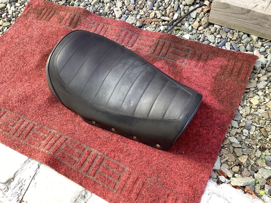 ホンダ純正SL350(K0)用シート　当時物❗️赤スポ　いせのせいぶつです❗️