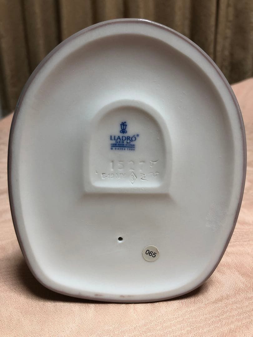 リヤドロ　　　お母さんと女の子