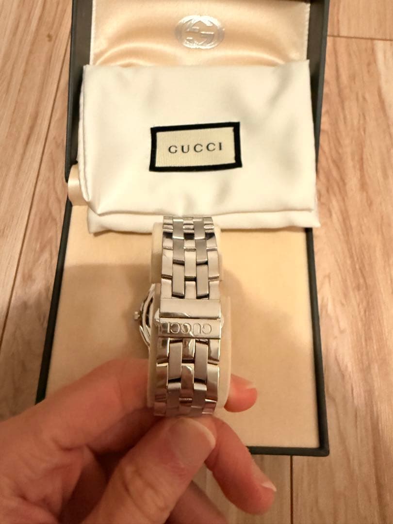 【GUCCI グッチ 腕時計】グレー文字盤 ローマ数字