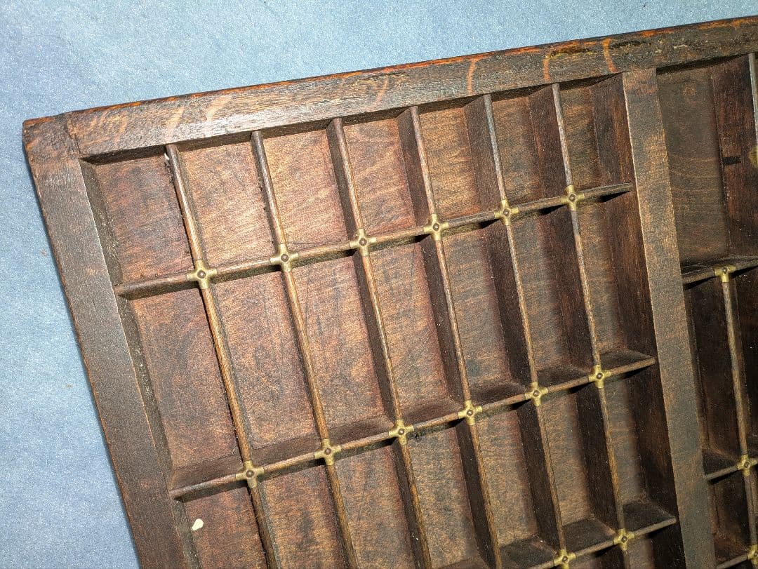 アンティーク　レタープレスタイプケース 木製 ダークブラウン