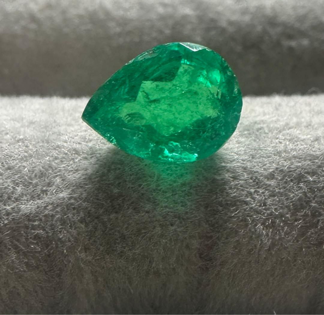 天然エメラルド　0.971ct