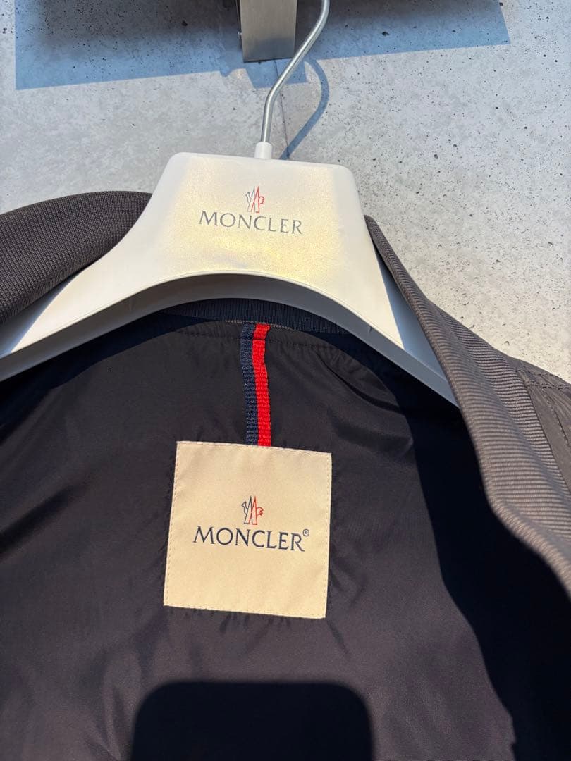 モンクレール MA1アウター