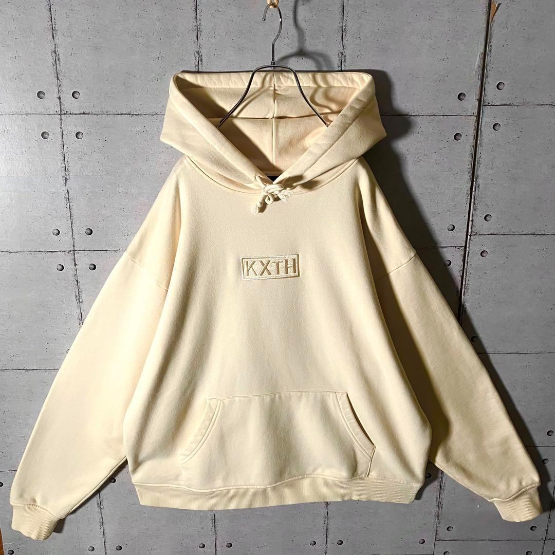【美品】KITHキス☆刺繍ボックスロゴスウェットパーカーLクリーム