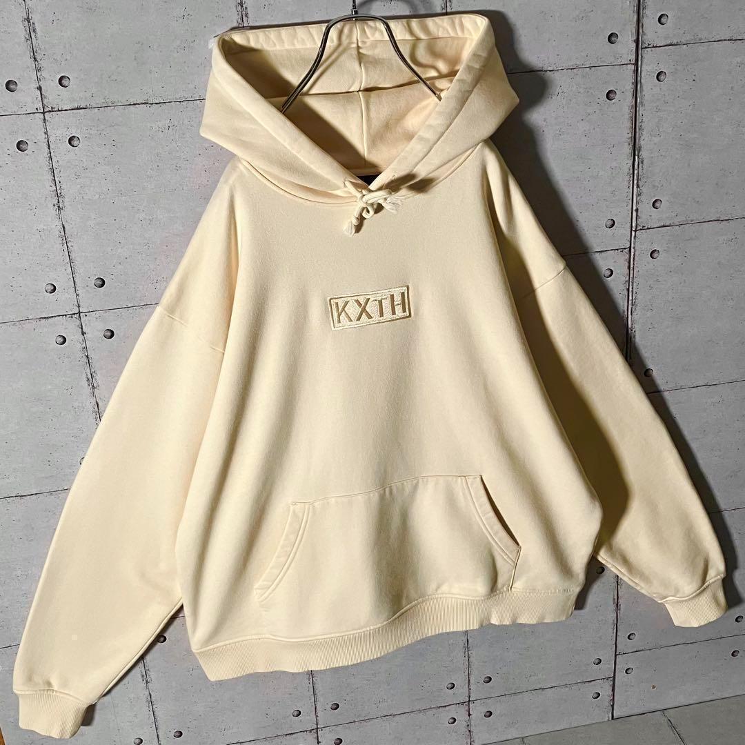 【美品】KITHキス☆刺繍ボックスロゴスウェットパーカーLクリーム