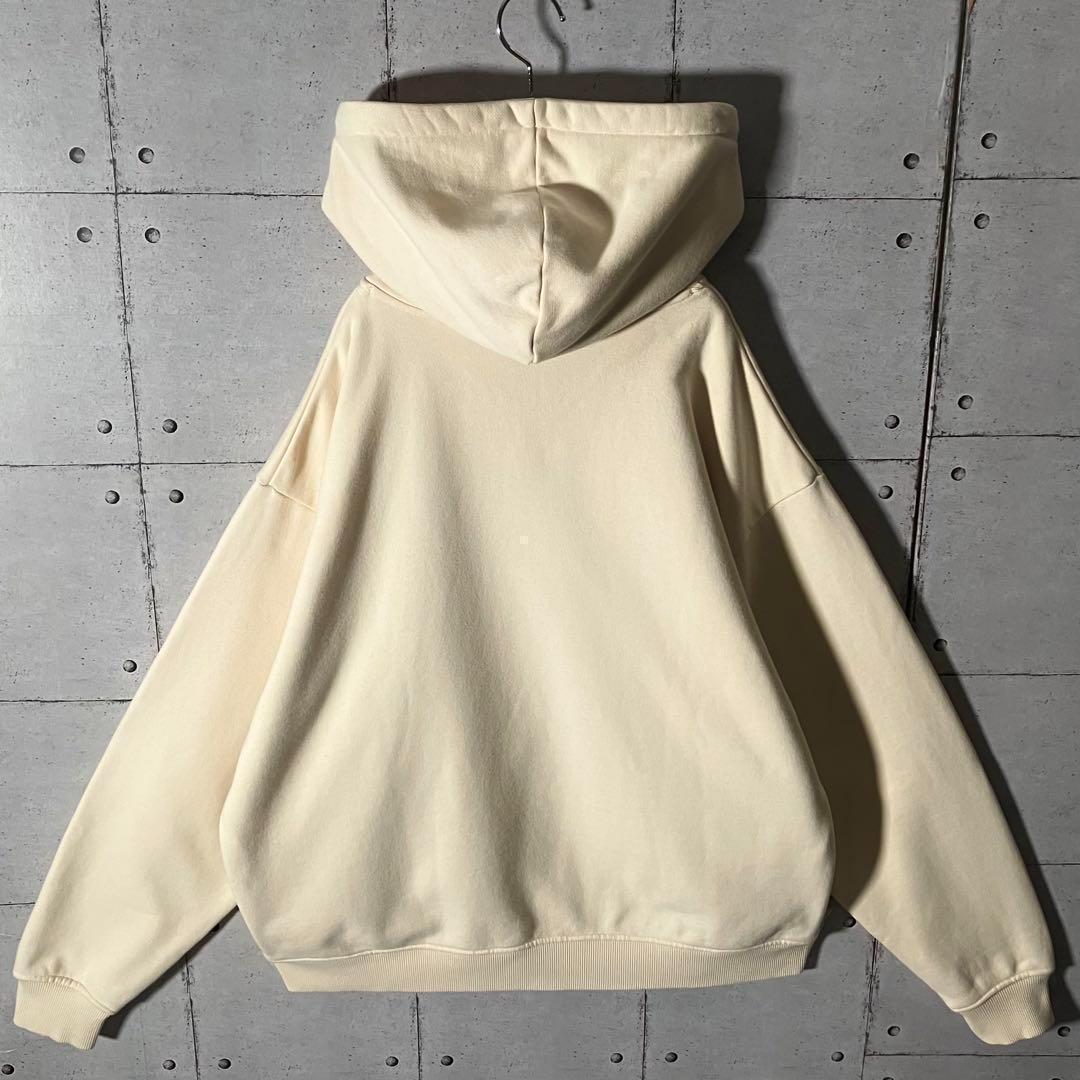 【美品】KITHキス☆刺繍ボックスロゴスウェットパーカーLクリーム