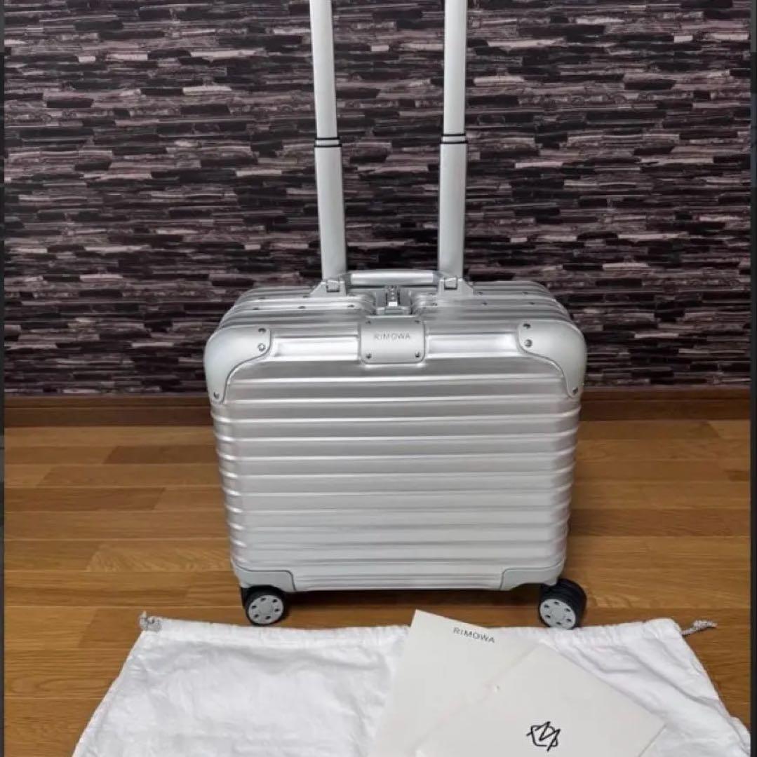 【新品未使用品】RIMOWA オリジナルコンパクト　シルバー　キャリーケース