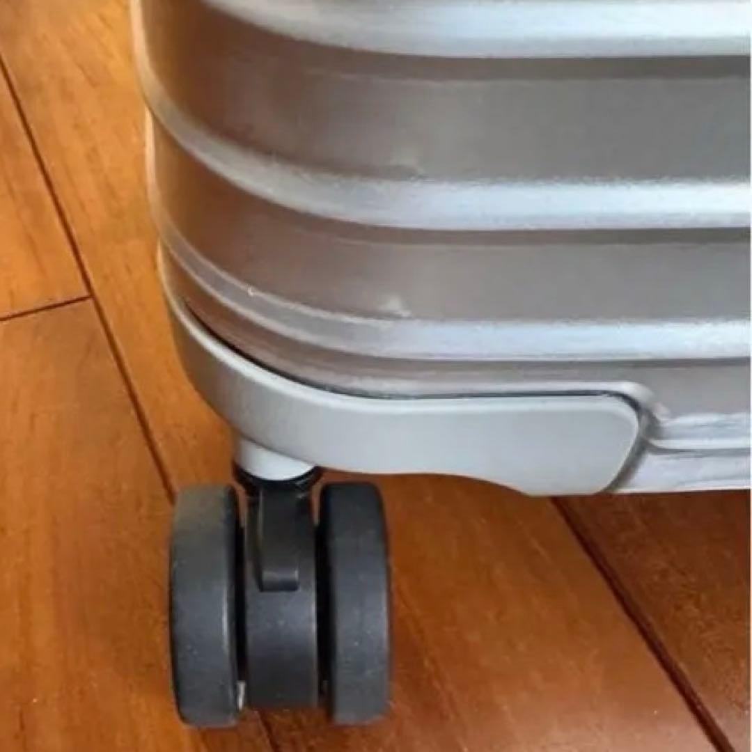 【新品未使用品】RIMOWA オリジナルコンパクト　シルバー　キャリーケース