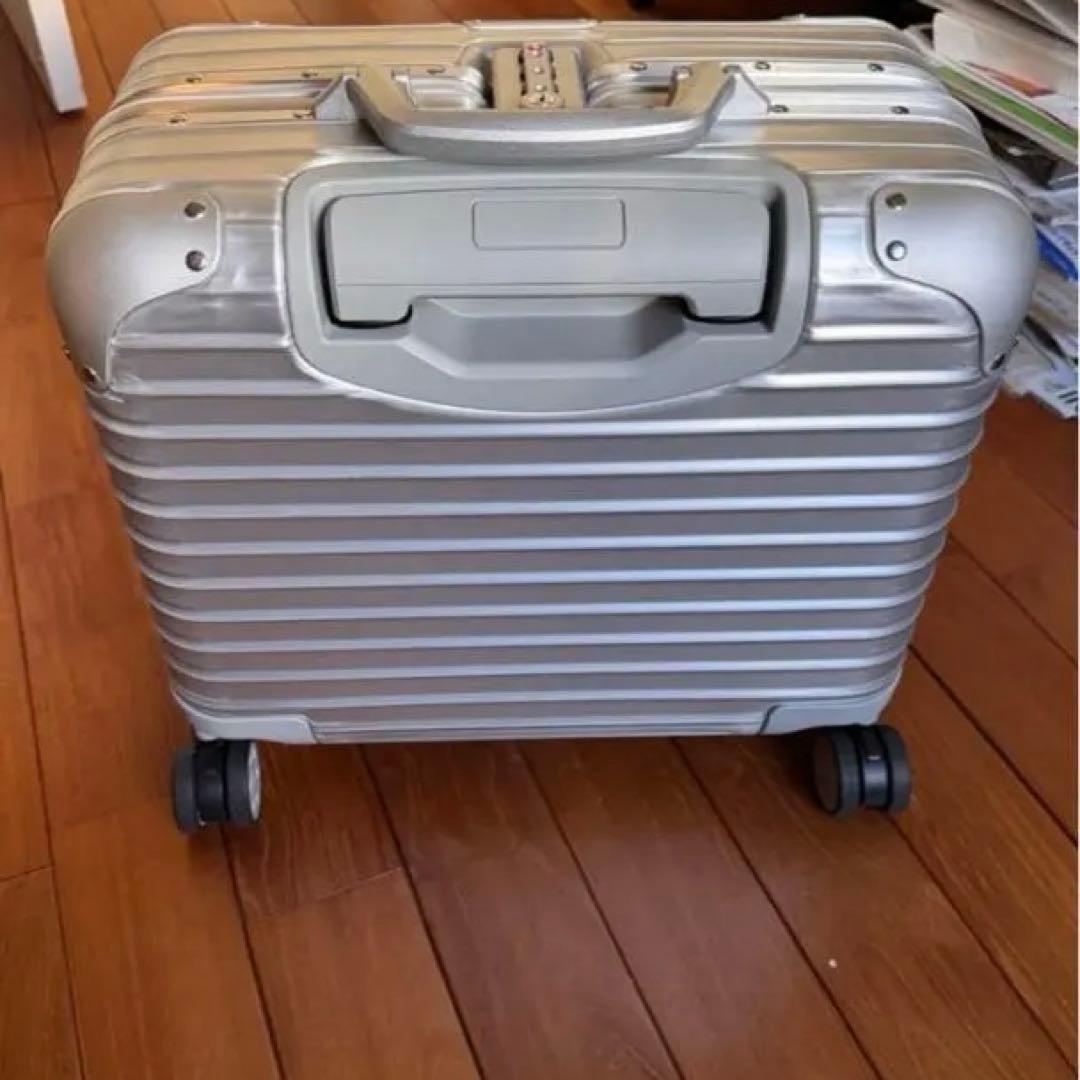 【新品未使用品】RIMOWA オリジナルコンパクト　シルバー　キャリーケース