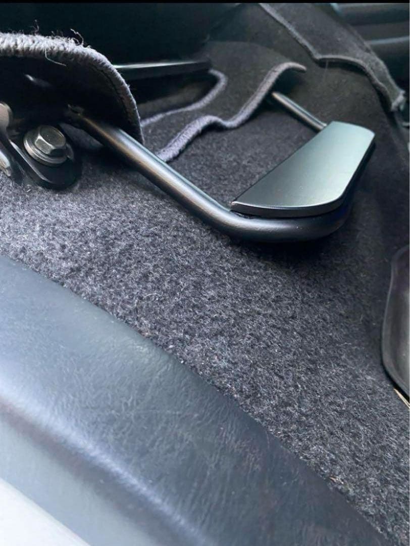 ハイエース200系　スーパーGL フットレスト　運転席側　足おき台