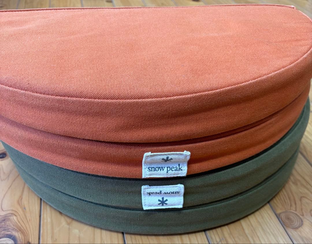 最終値下げ　 peak 椅子用クッション 2点セット