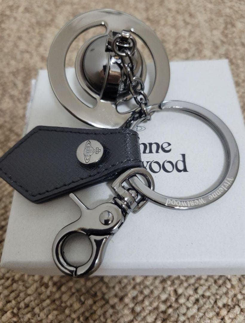 vivienne westwood レザーキーホルダー シルバー