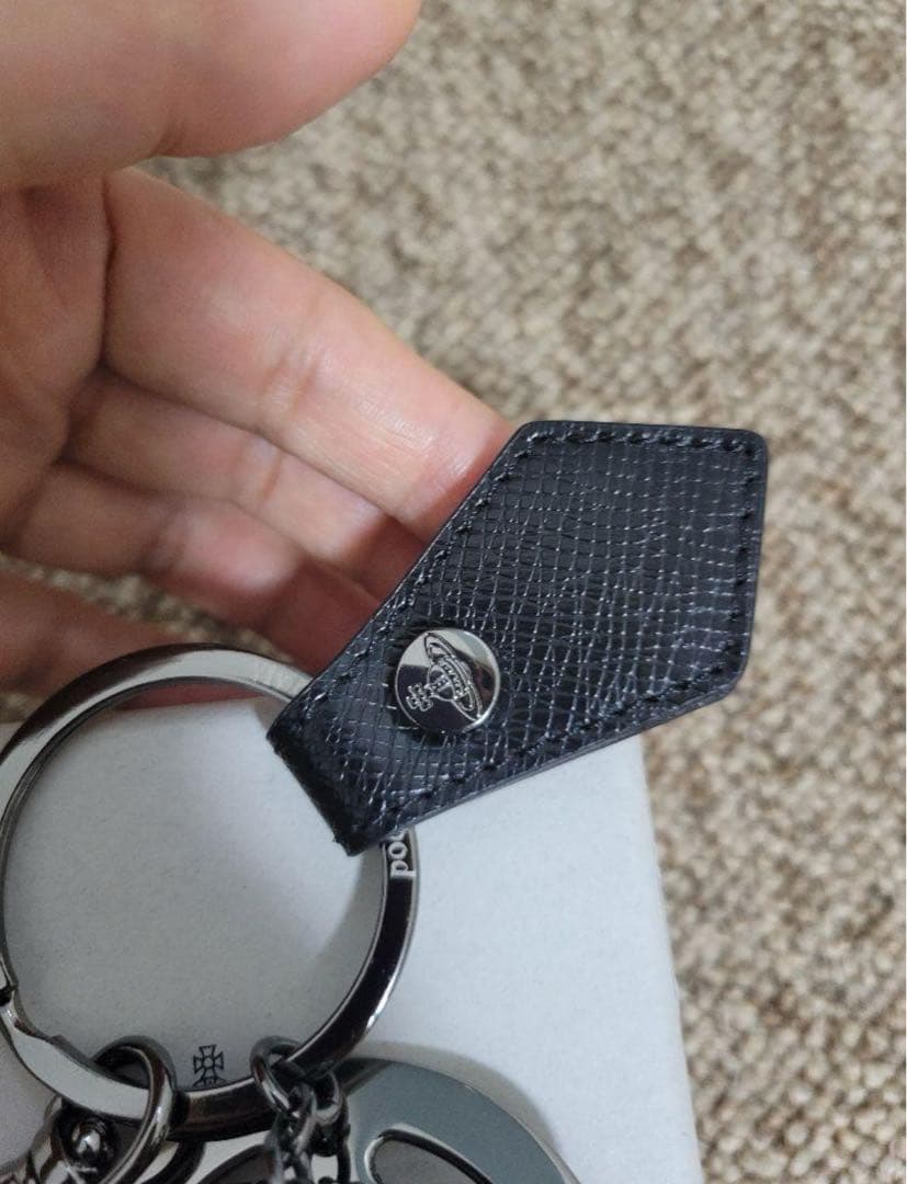 vivienne westwood レザーキーホルダー シルバー