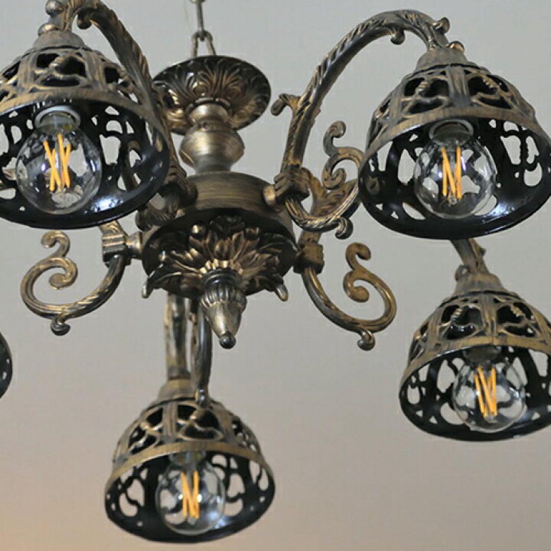 ジョグジャ　Jogjakarta ５灯シャンデリア