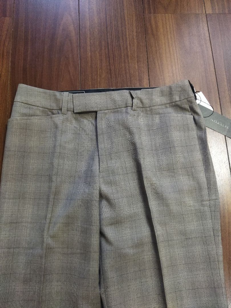 新品タグ付♪高級セットアップ 洋服の青山 グレー パンツスーツ 11号 9号