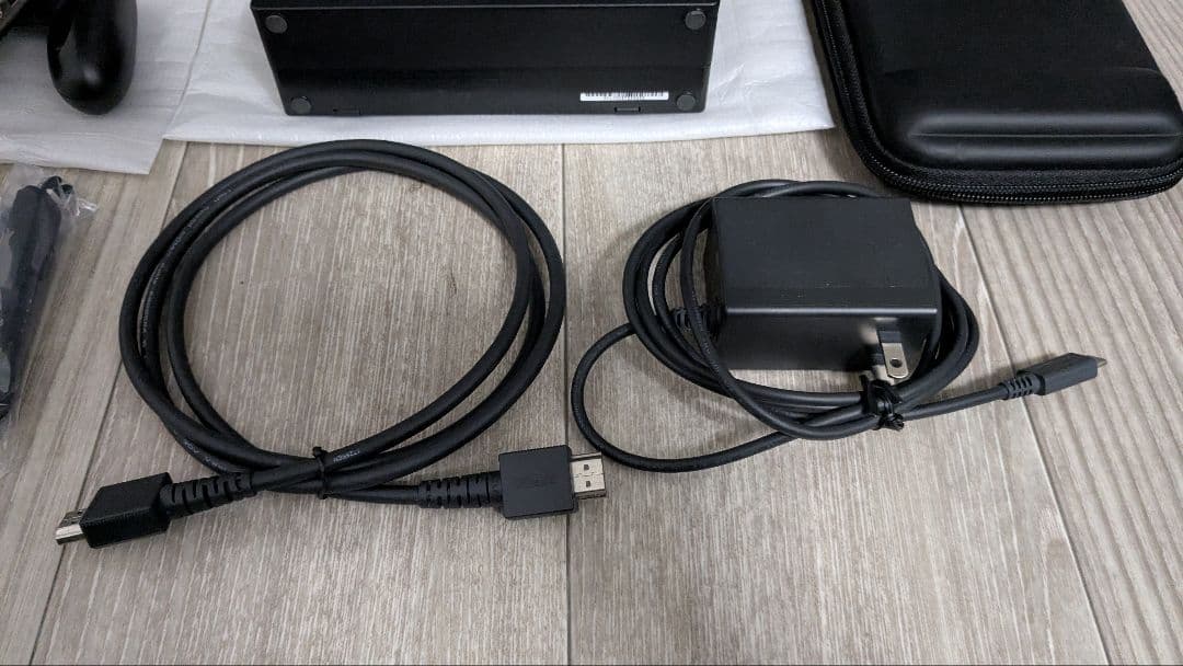 Nintendo Switch 本体 青/赤 Joy-Con 付属品完備