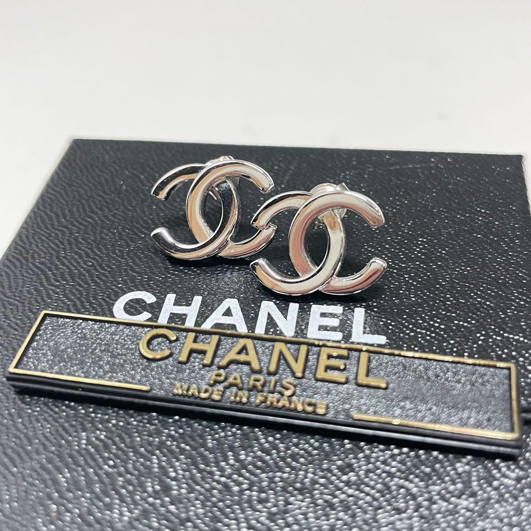 ニ*中様 CHANEL シルバー ココマークロゴ ピアス