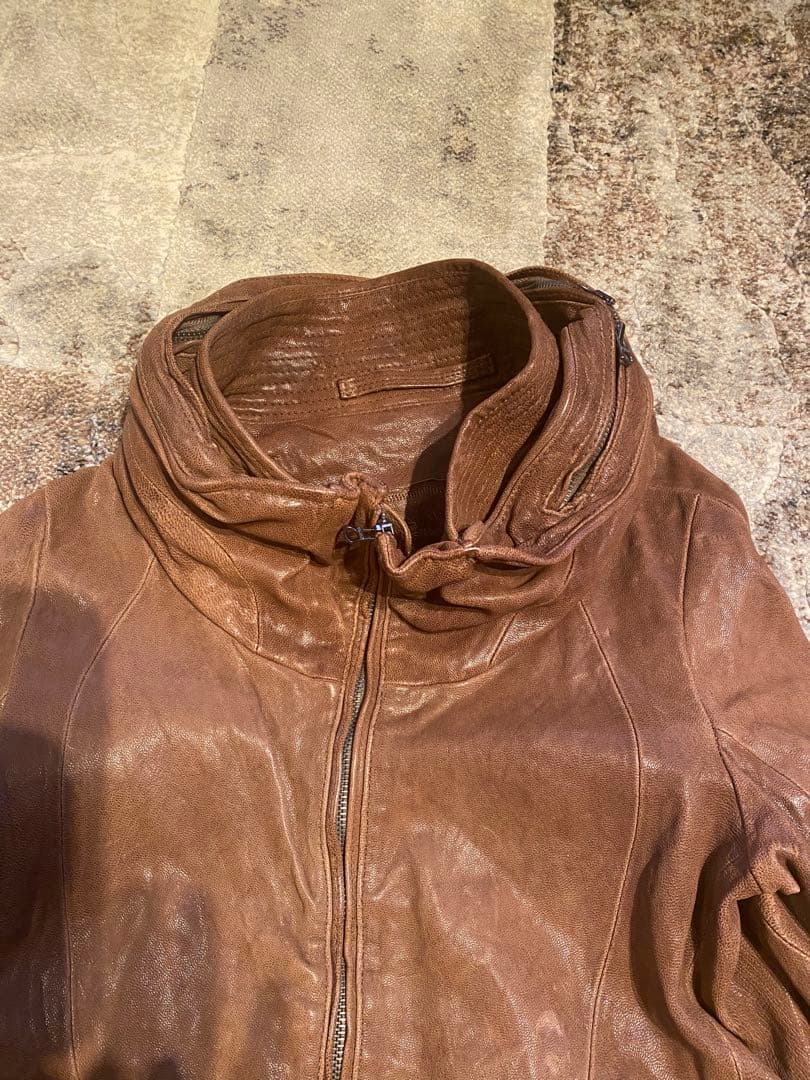 フード付きブラウンレザージャケット