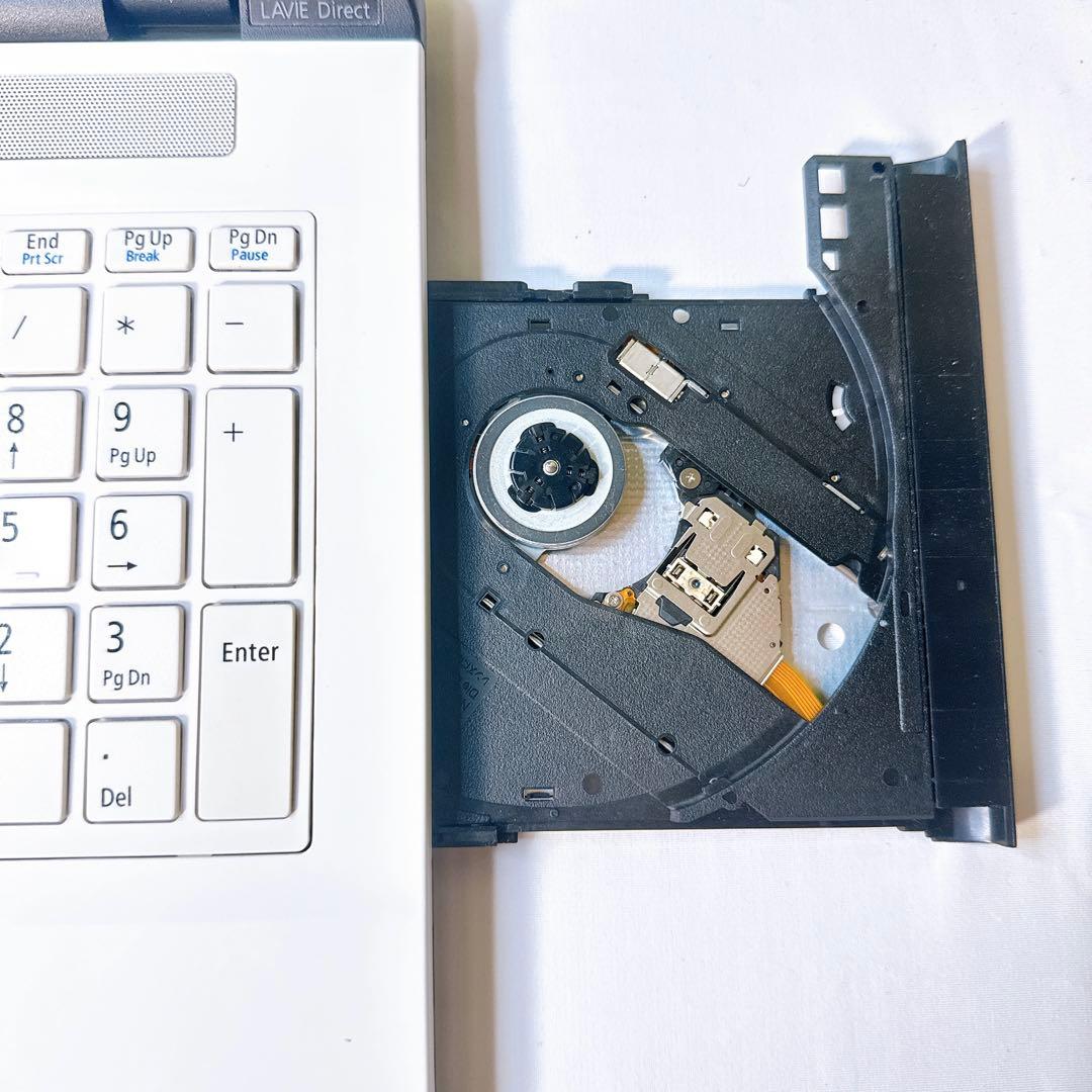 真っ白かわいい❤️女性に大人気❤️薄型初心者向けノートパソコン❤️Windows11❤️