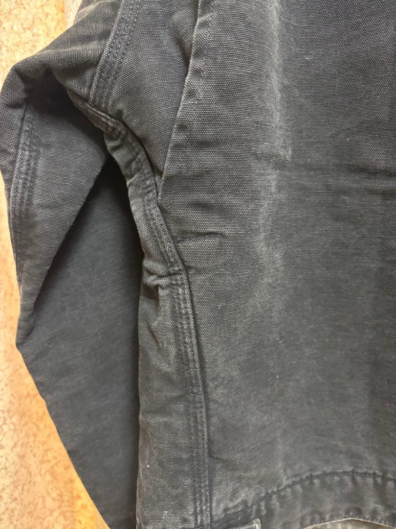 カーハート　デトロイトジャケット　ブラック