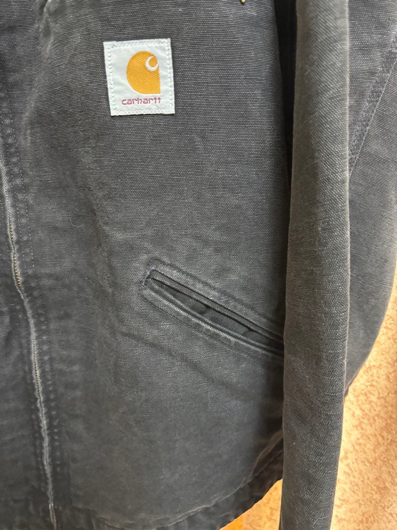カーハート　デトロイトジャケット　ブラック